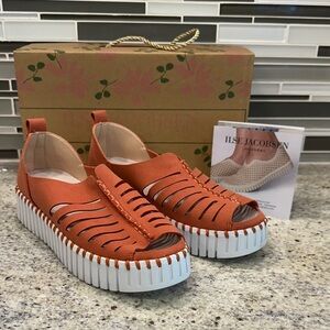 Brand new Isle Jacobsen Tulip size 7.5/38